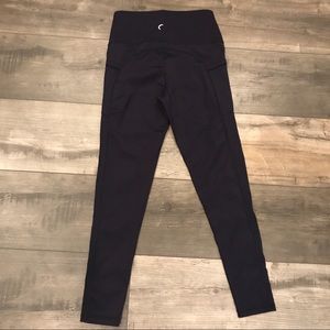 ZYIA Brilliant Navy Leggings 6-8 24” inseam